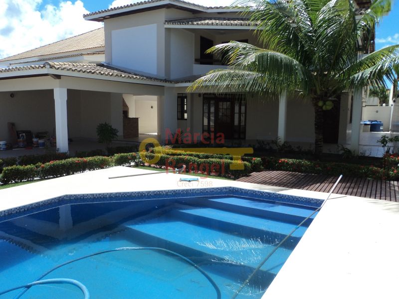 Ótima opção de casa em Condomínio com 4/4 sendo 03 suítes!