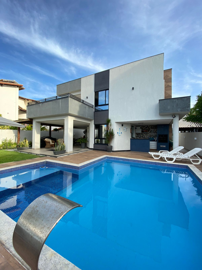 Casa duplex, ao lado da praia!