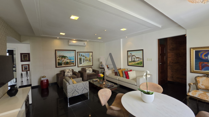 Apartamento amplo de 4/4, 3 suítes à venda na Pituba