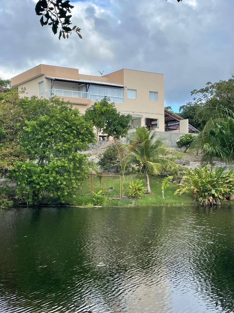 Casa com 4 quartos no condomínio Albatroz