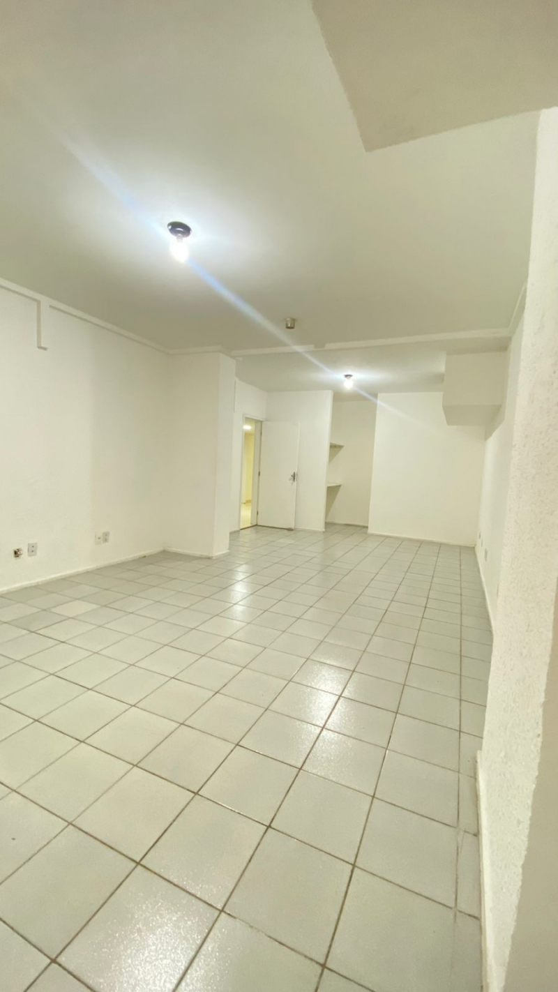 Sala Comercial 37,89m²  à Venda - Próximo ao Salvador Shopping