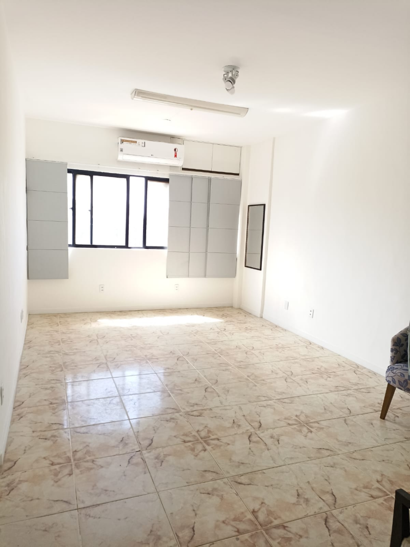 VENDA - Sala Comercial no Itaigara