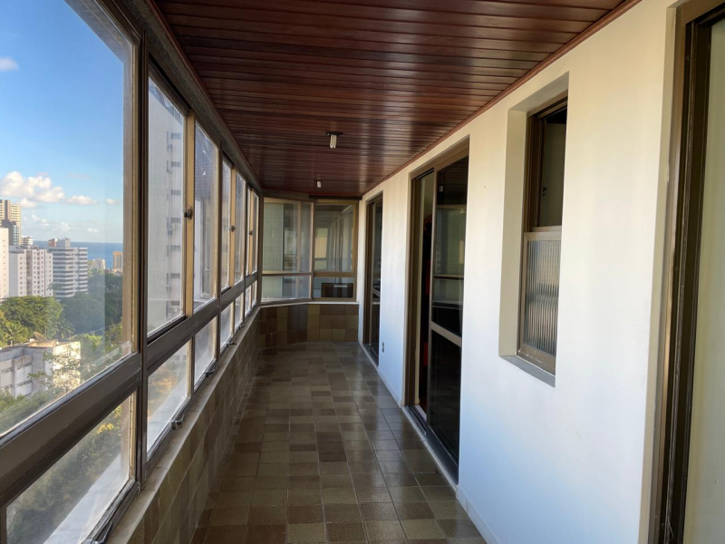 Apartamento 4/4, sendo 1 suíte, para venda na GRAÇA!