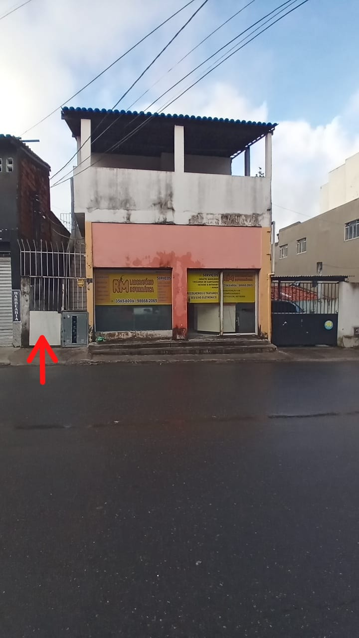 2/4  CASA TIPO APARTAMENTO SEM CONDOMÍNIO