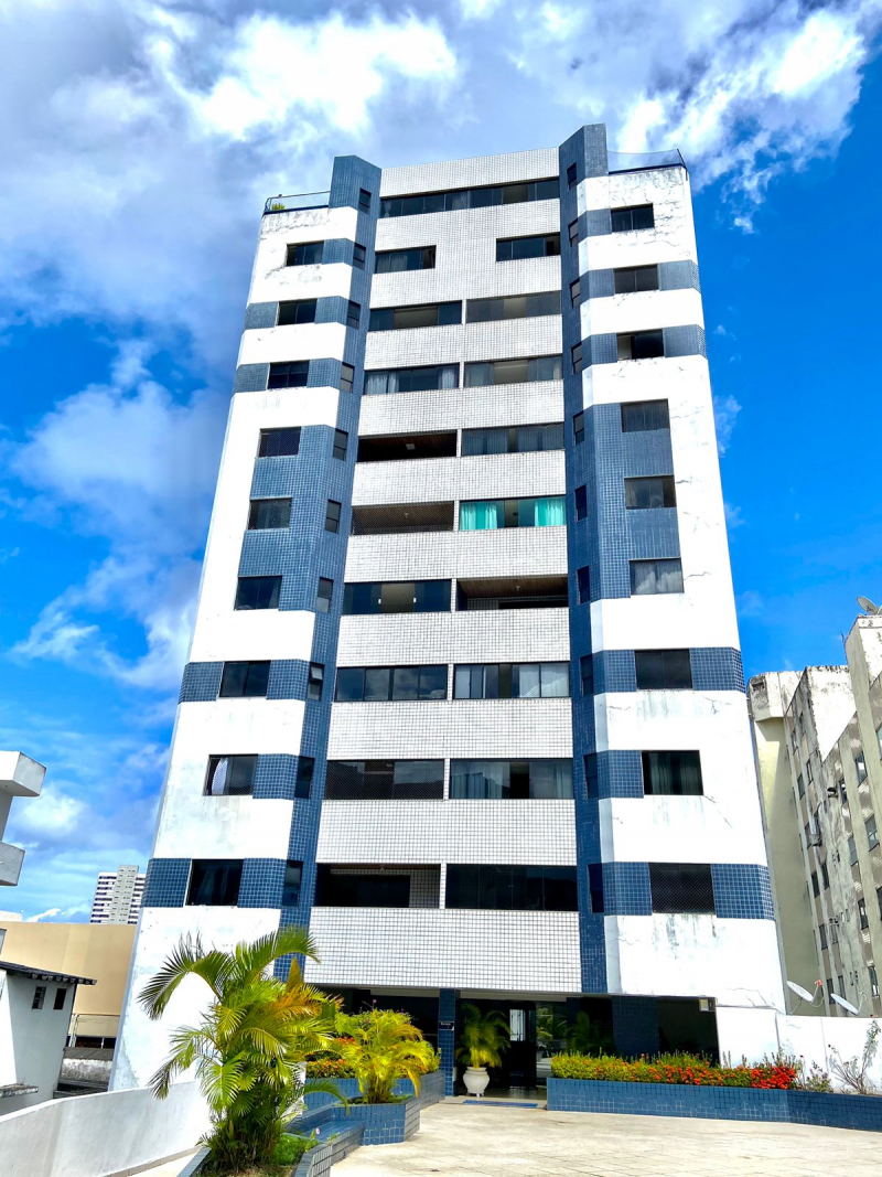 COBERTURA DUPLEX COM 2 SUITES E PISCINA EM BROTAS