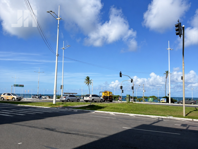LOCALIZAÇÃO PRIVILEGIADA COM AMPLA VISTA PARA O MAR - EDF. COSTA AZUL