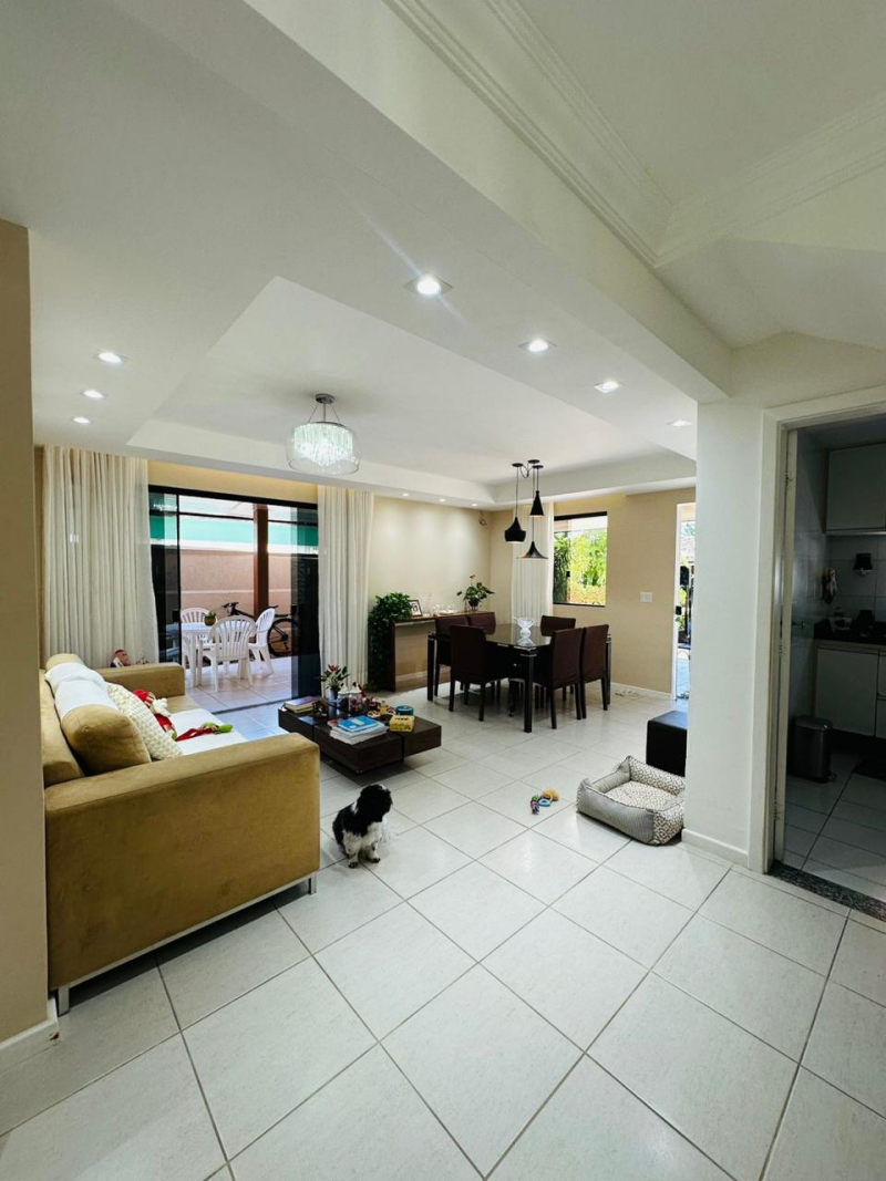 Vendo uma excelente casa 5/4 no Condomínio Gileade