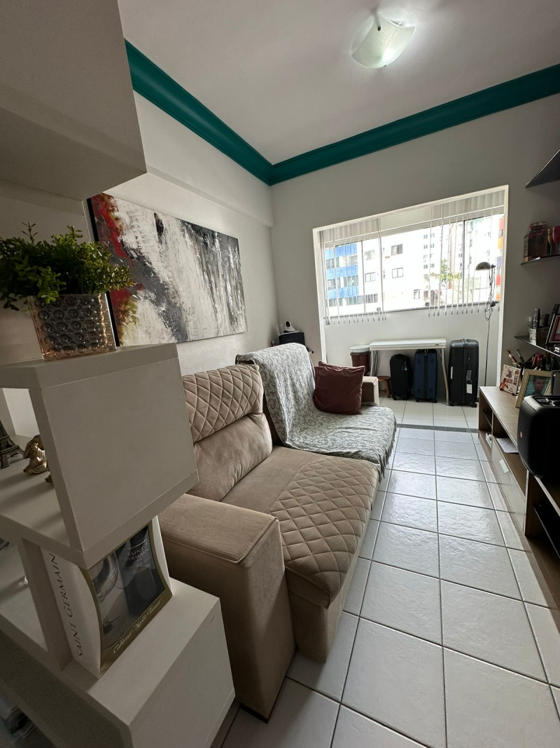 Vendo apartamento 2/4 impecável na Vila Laura