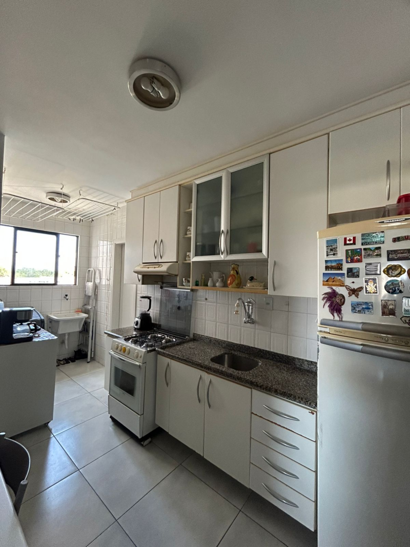 Vendo um belíssimo apartamento 3/4 no Costa Azul