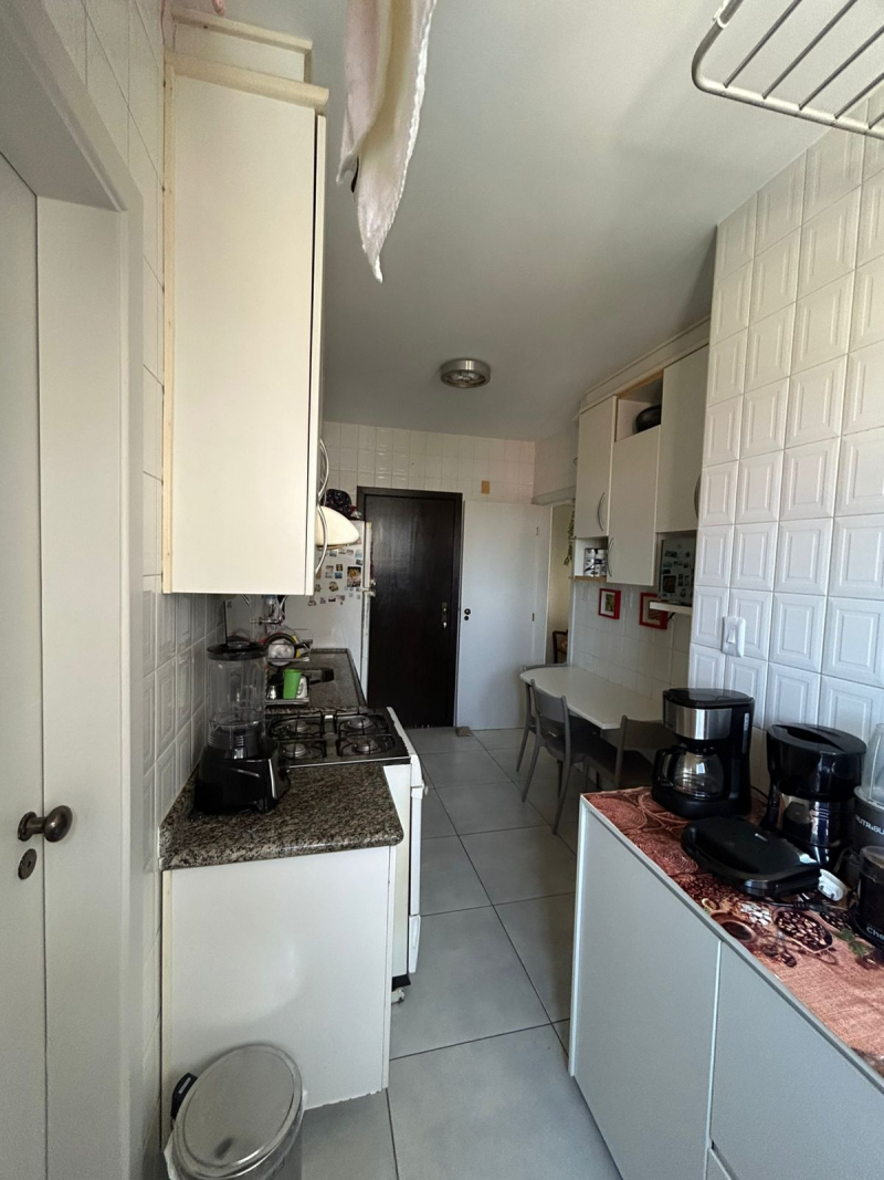 Vendo um belíssimo apartamento 3/4 no Costa Azul