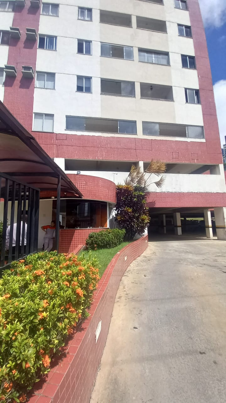 Alugo um excelente apartamento 2/4 em Luiz Anselmo