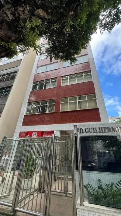 Vendo apartamento amplo de 3/4 no Campo Grande