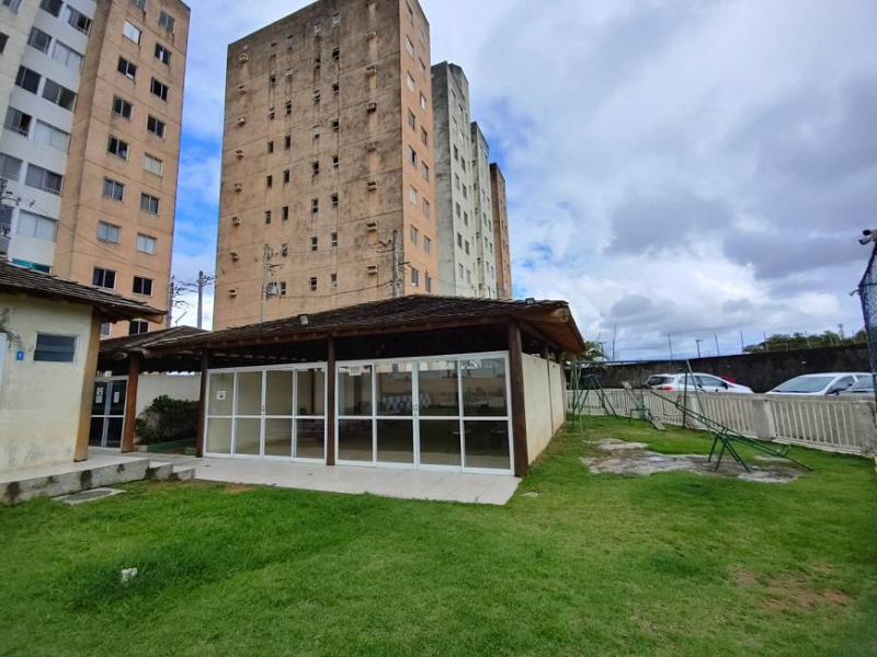 Alugo apartamento 2/4 em Canabrava