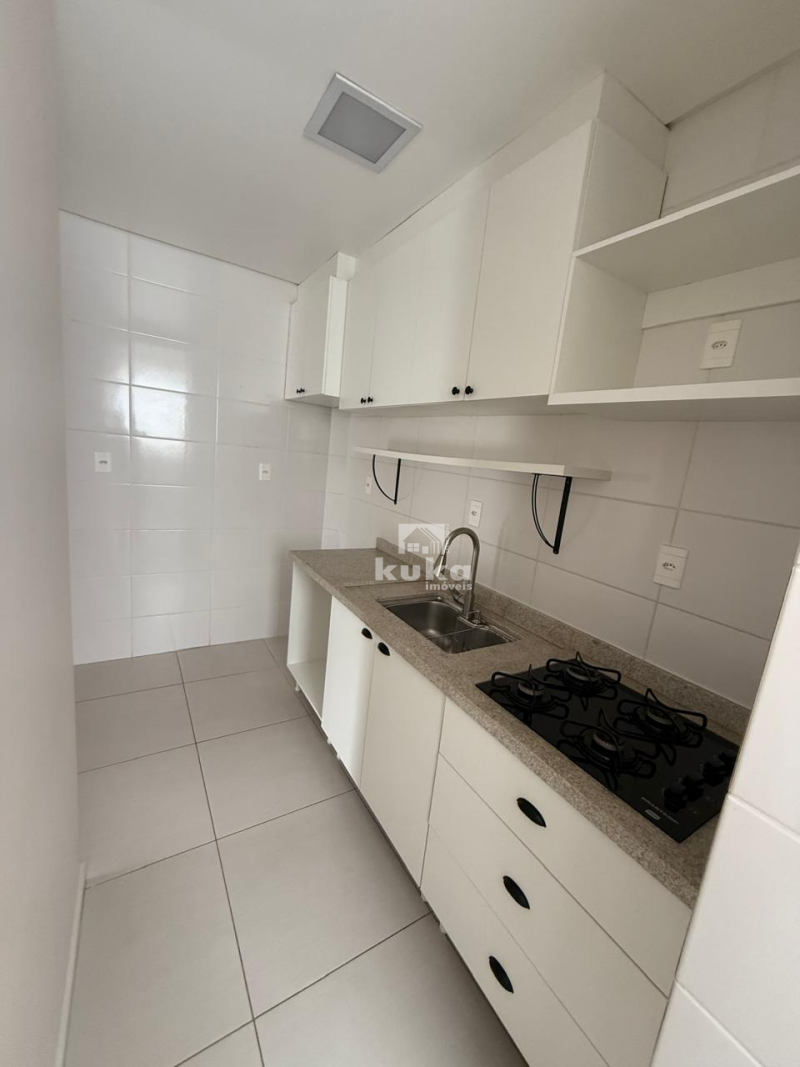APARTAMENTO SEMIMOBILIADO P/ LOCAÇÃO