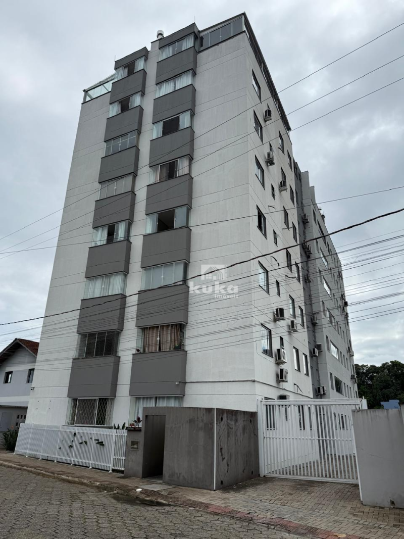 APARTAMENTO SEMIMOBILIADO P/ LOCAÇÃO