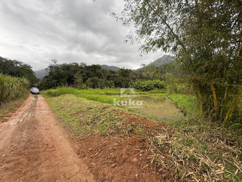 TERRENO À VENDA
