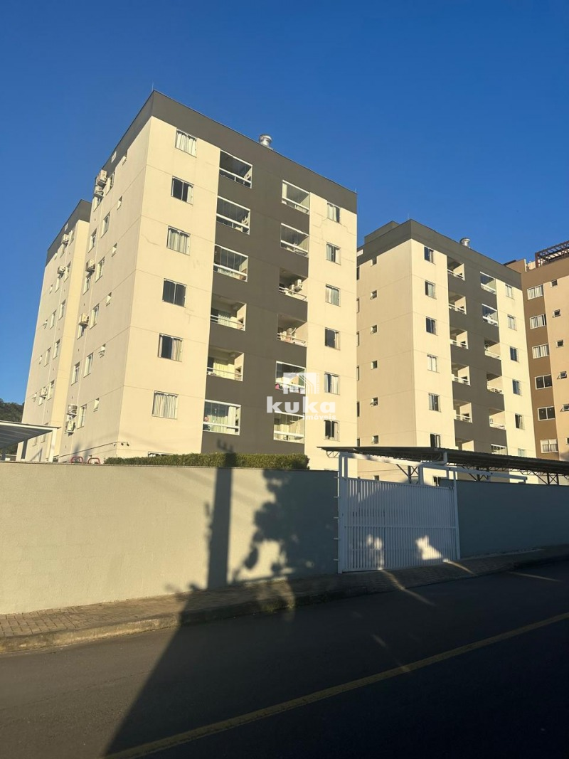 APARTAMENTO SEMIMOBILIADO P/ LOCAÇÃO