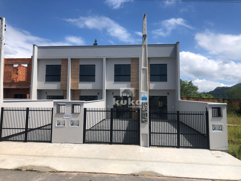 CASA GEMINADA À VENDA