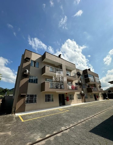 APARTAMENTO À VENDA