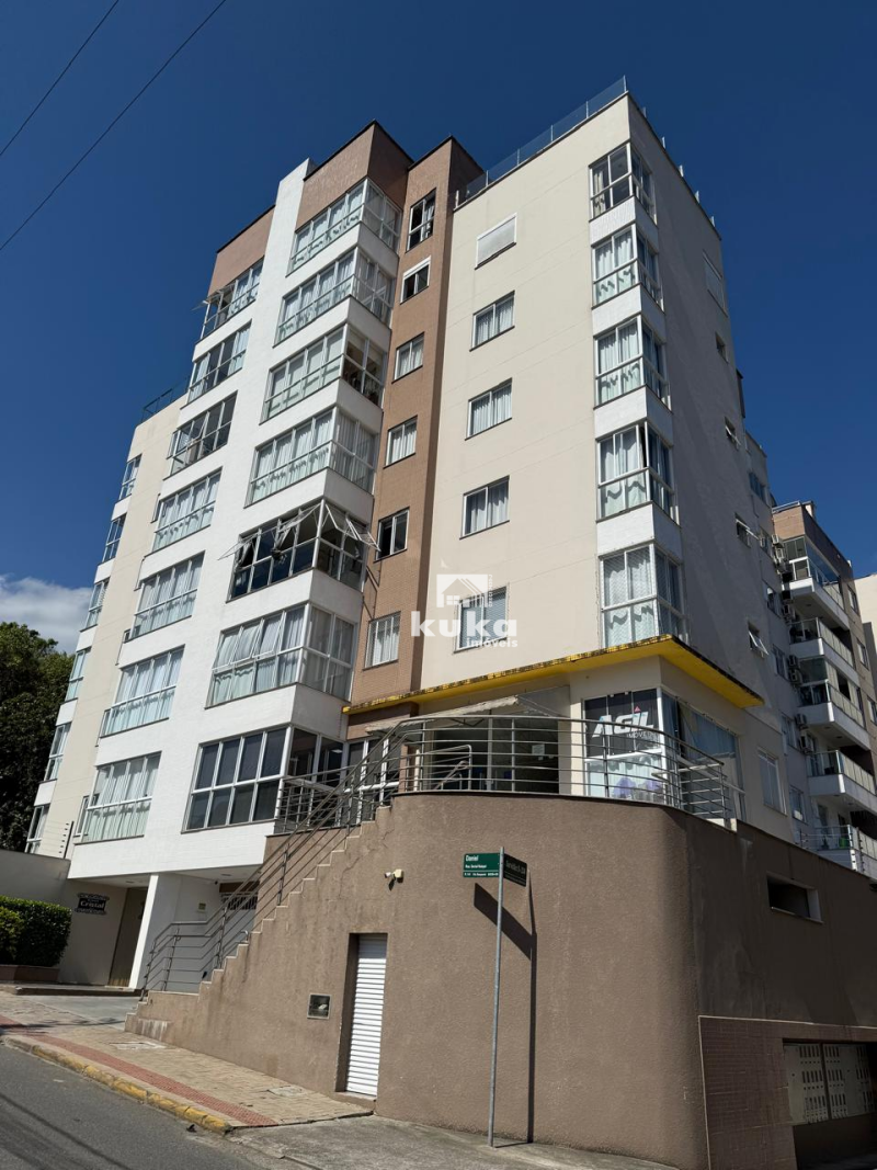 APARTAMENTO SEMIMOBILIADO P/ LOCAÇÃO