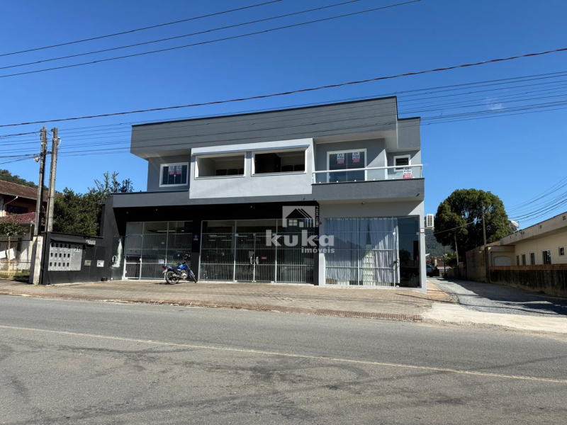 APARTAMENTO SEMIMOBILIADO P/ LOCAÇÃO