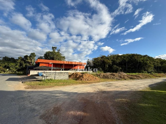 TERRENO À VENDA