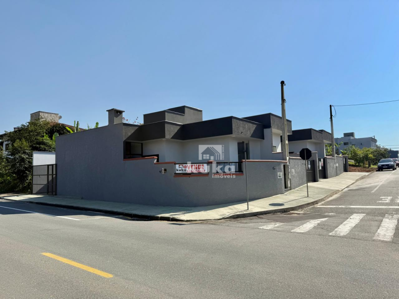 CASA À VENDA