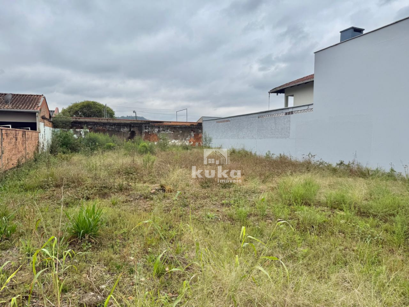 TERRENO À VENDA