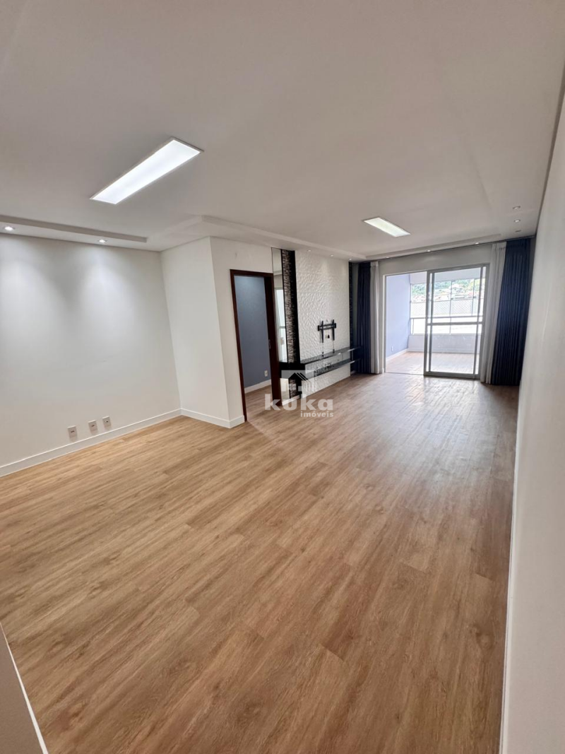 APARTAMENTO À VENDA