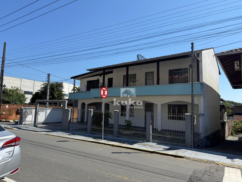 CASA PARTE INFERIOR P/ LOCAÇÃO