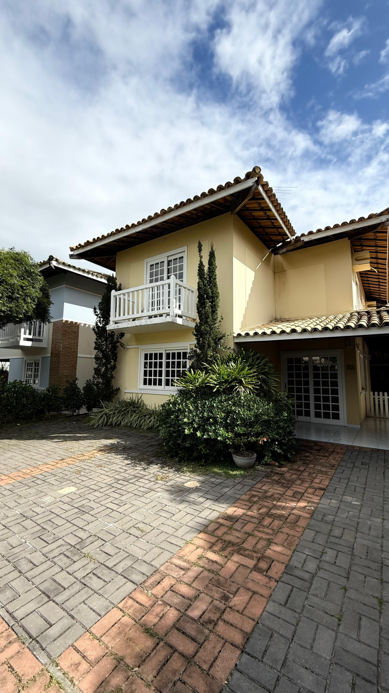 Casa no Condomínio Quatro Rodas Golf Residencial com 4 quartos