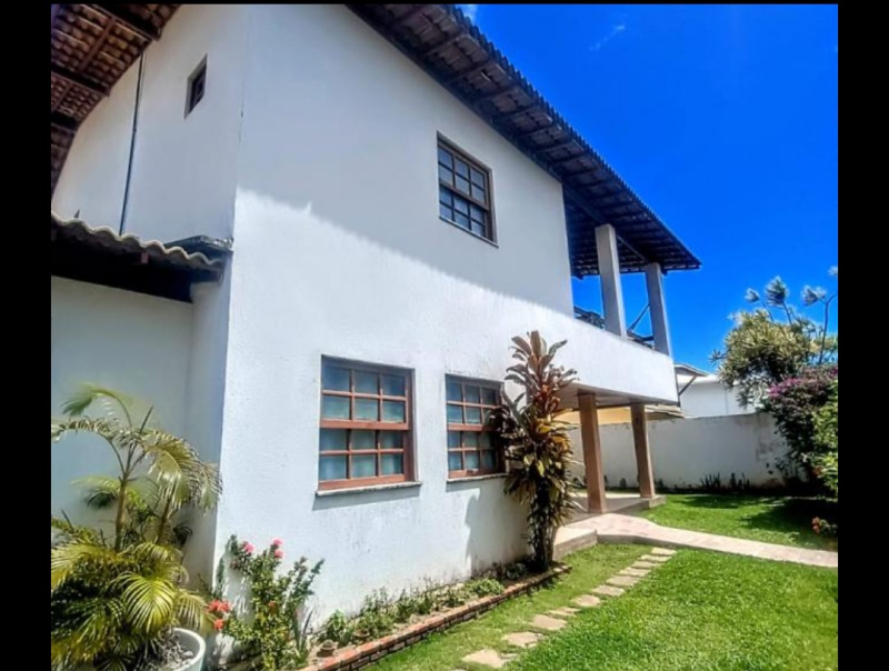 Casa em condomínio  com 4 quartos