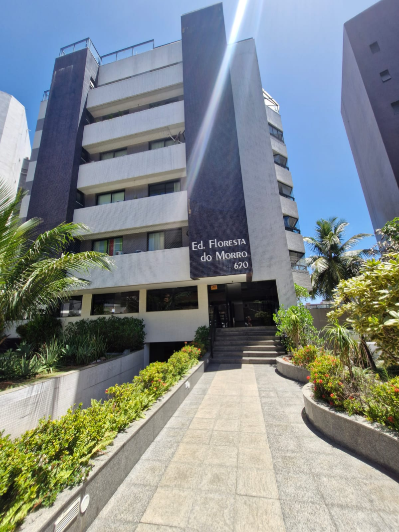 Apartamento 4 suítes no Rio vermelho