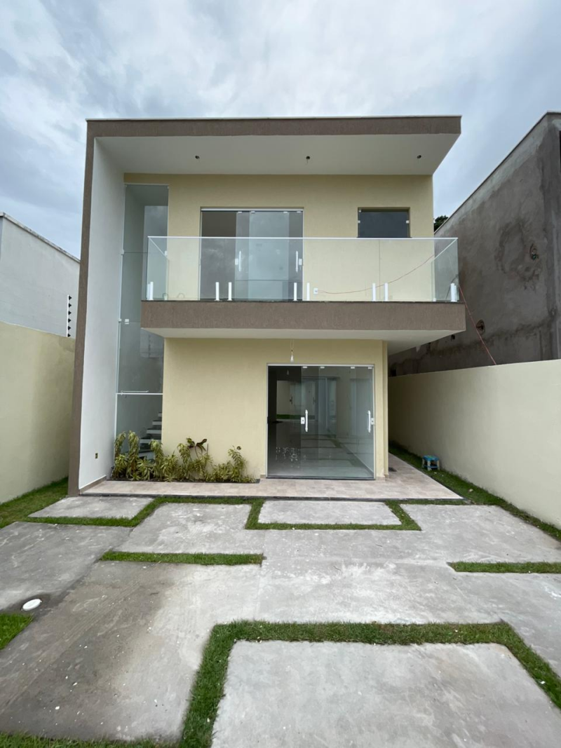 🏡 Casa Duplex à Venda em Pitangueiras