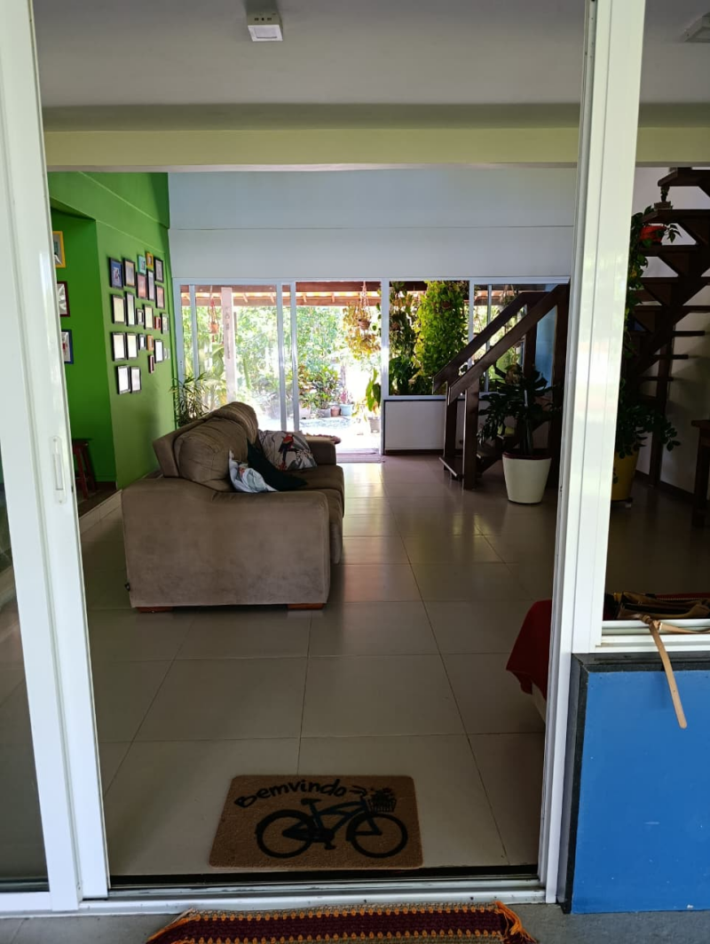 Belíssima casa térrea em condomínio fechado – Jauá