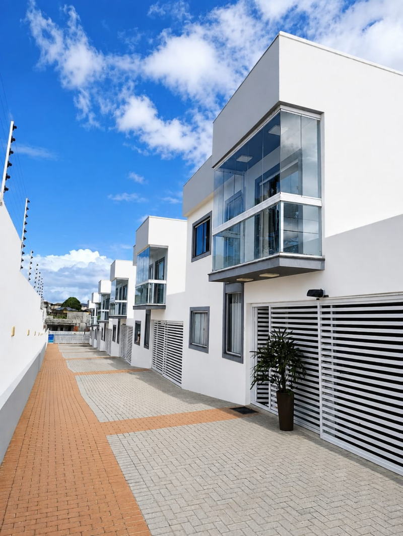 Casa Duplex à Venda – Miragem/Buraquinho | Lauro de Freitas