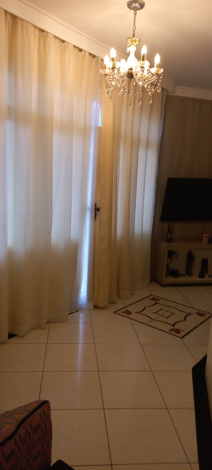Casa 4 quartos sendo um suítes no Stiep