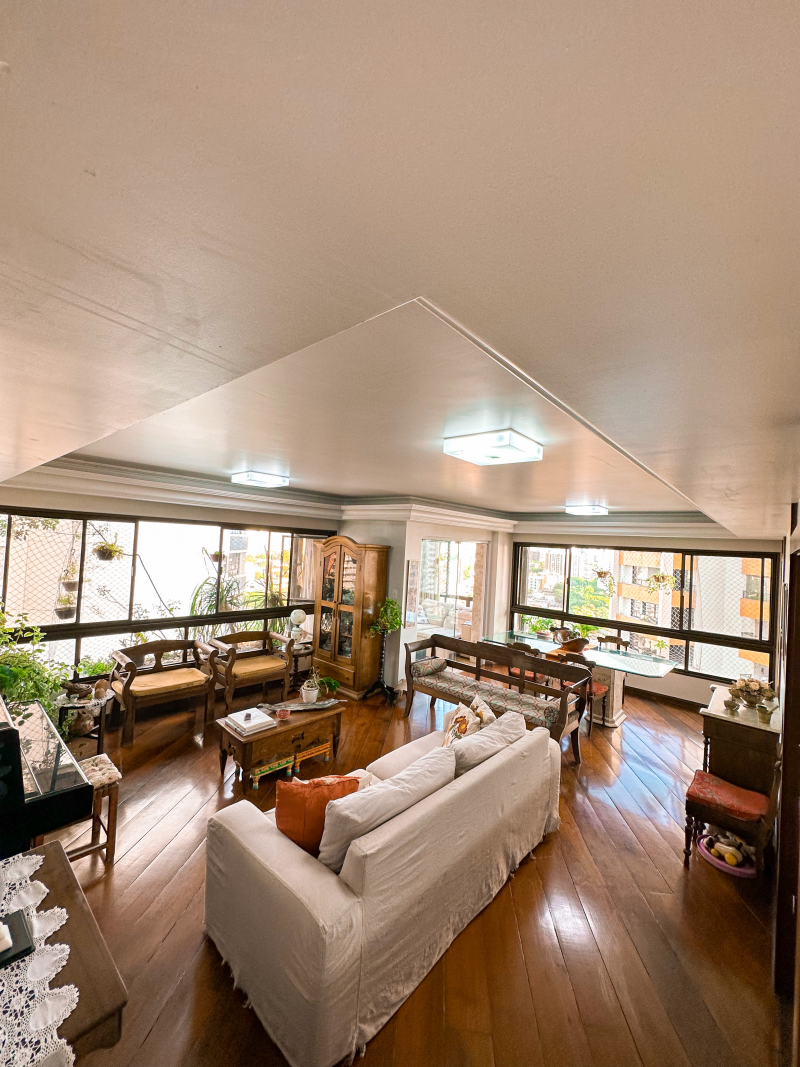 Apartamento 4 quartos sendo 3 suítes no Caminho das Árvores