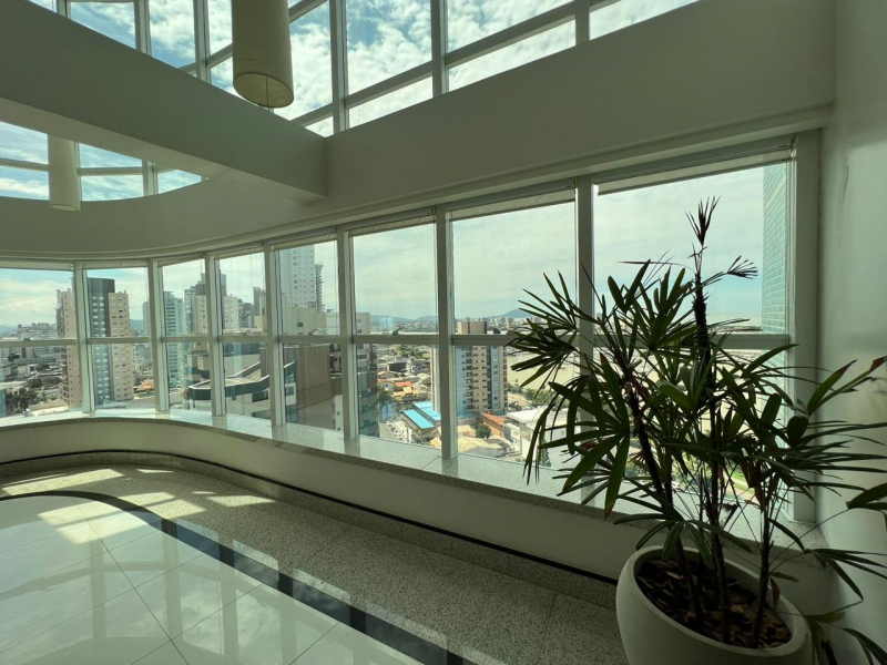 Cobertura ampla próxima ao centro — foto 2