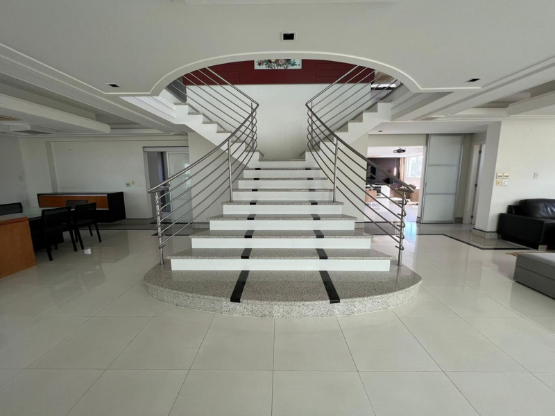 Cobertura ampla próxima ao centro — foto 3