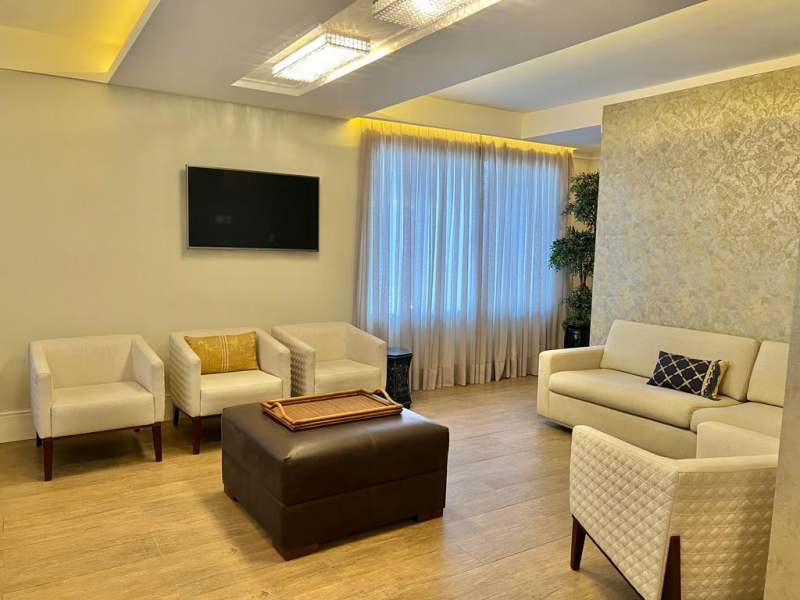 Casa com instalação comercial no centro de Itajaí com 9 consultórios — foto 3