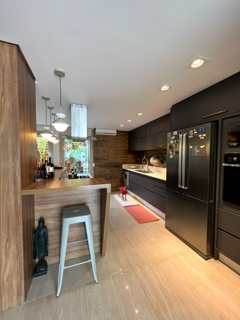 Amplo sobrado na Praia dos Amores com 3 quartos — foto 3