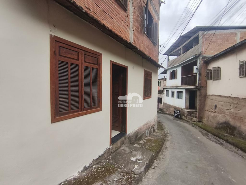 Casa com 3 quartos e garagem