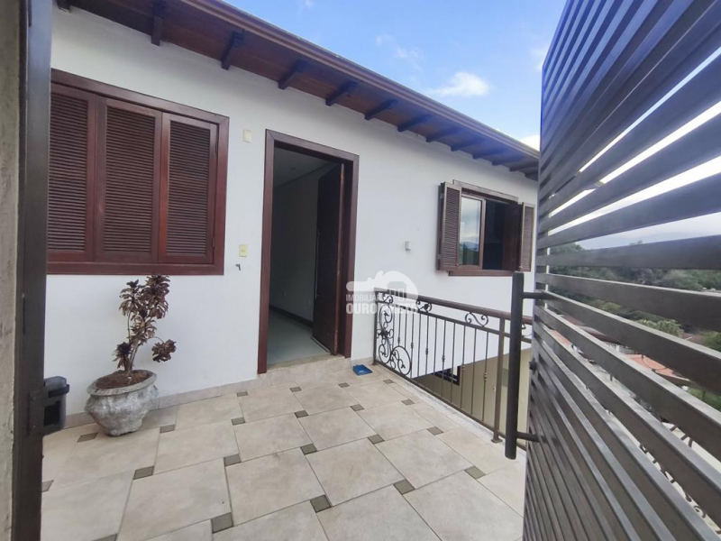 Casa com 3 quartos e área externa