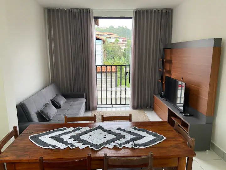 Apartamento com 2 quartos e garagem