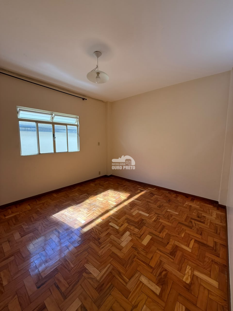 Casa com 3 quartos e garagem