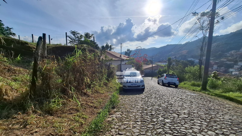 Lote no Alto da Cruz com escritura!