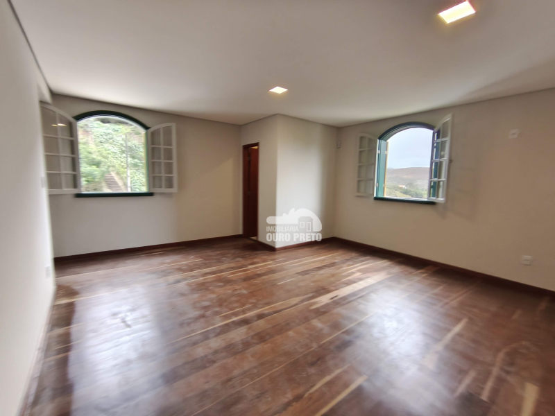 Apartamento na Água Limpa com 4 quartos