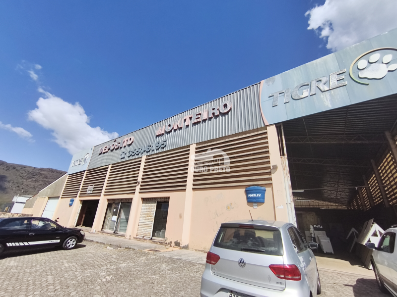 Galpão com 4200 m²