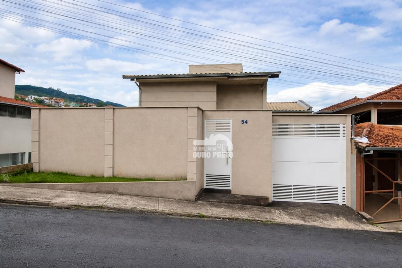 Excelente casa em acabamento